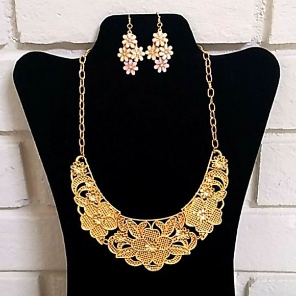 Macy's Gold Floral Statement Necklace/Earrings. - Picture 1 of 7